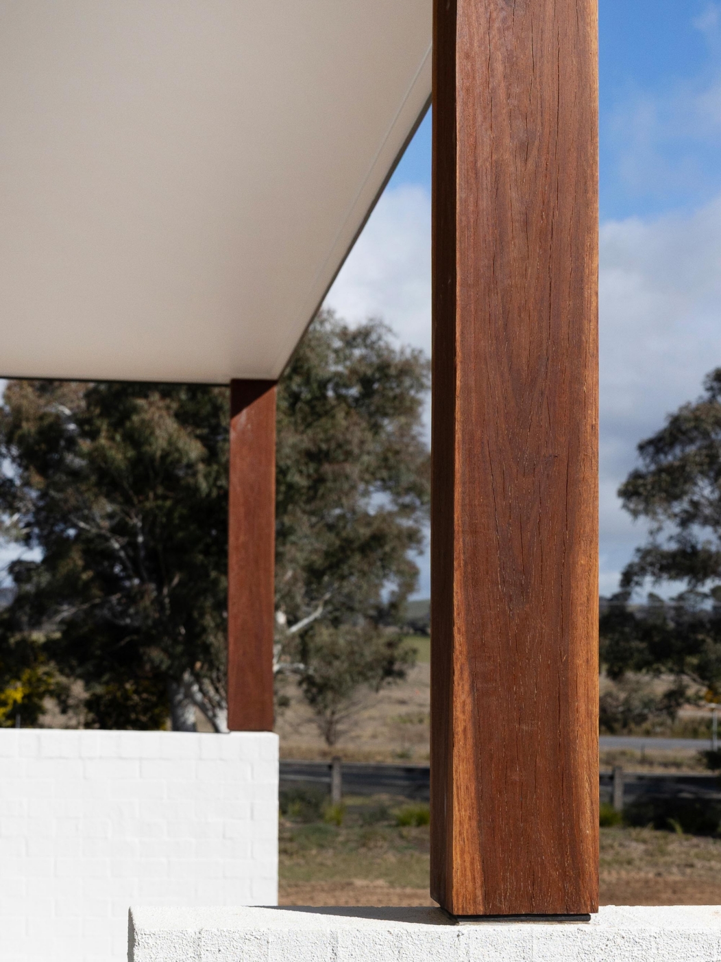 Timber posts supporting covered outdoor area, 14 Blakelys Close Project,